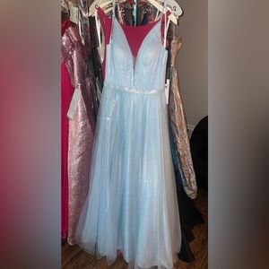 Mac Duggal brand new.